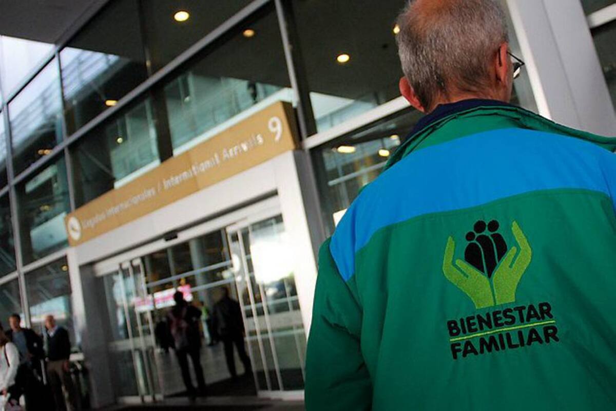 Llegaron a Bogotá 17 menores de edad repatriados desde Perú (Foto: Colprensa/ VANGUARDIA LIBERAL)