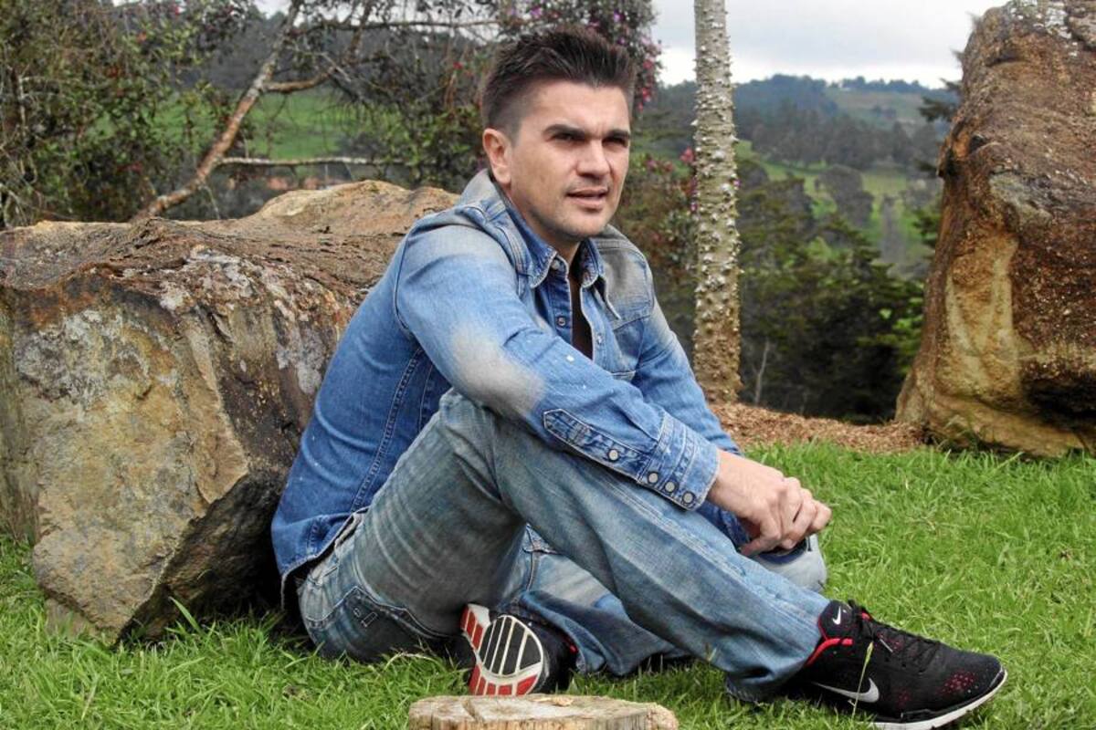 Ufólogo pedirá a Juanes que le cante a los extraterrestres