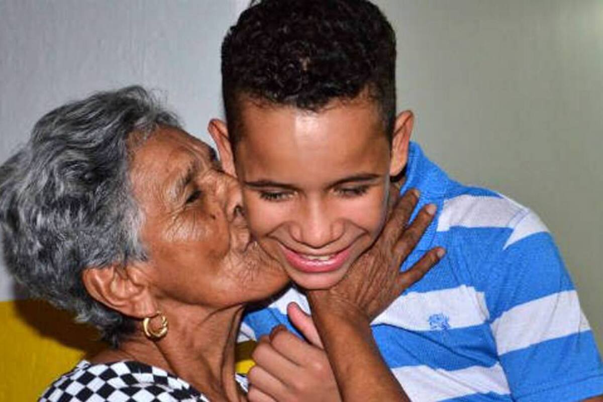 Mamá de Diomedes volvió a sonreír, tras reunirse con niño Juan Baustista (Foto: TOMADO DE DIOMEDEZDIAZ.CO/VANGUARDIA LIBERAL)