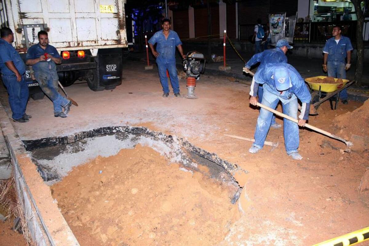 Trabajos de reparación en la carrera 33 (Foto: Archivo/ Vanguardia Liberal)