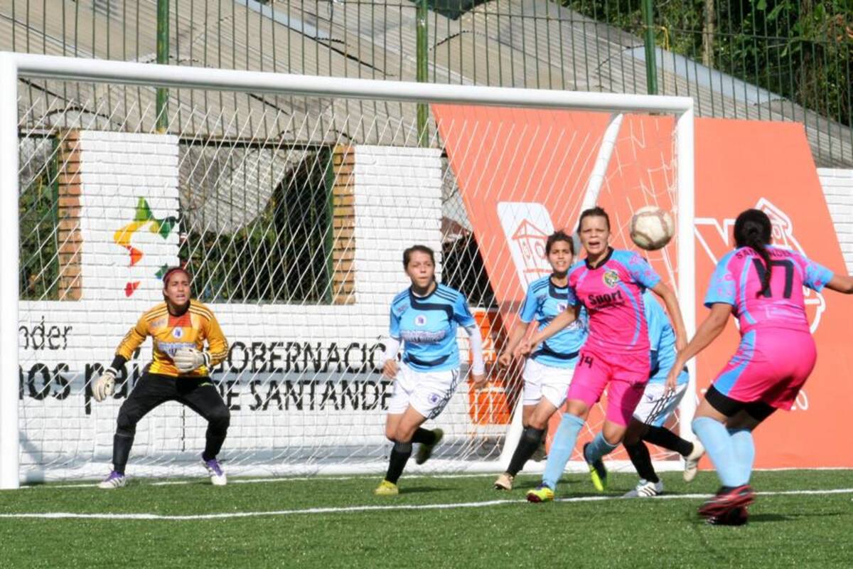 Las damas rodarán el balón en la Cancha Marte (Foto: Archivo/ VANGUARDIA LIBERAL)