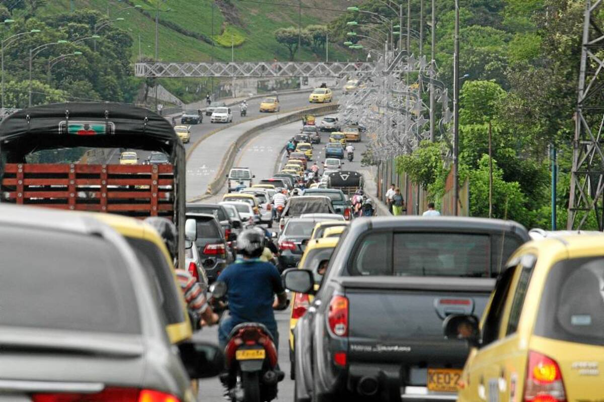 Motociclistas sin parrillero en el ‘Día sin carro’, establece decreto de la Alcaldía (Foto: Archivo/VANGUARDIA LIBERAL)