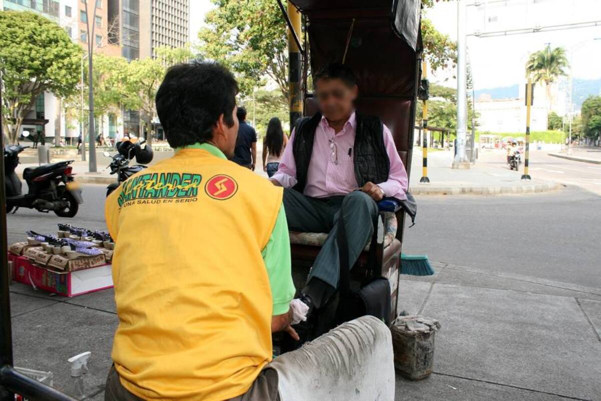 ‘Loteros’, ‘tinteros’ y lustrabotas trabajarían en algunas calles (Foto: Archivo/VANGUARDIA LIBERAL)