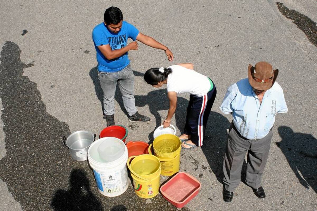 "Denunciamos que estamos sin agua en Piedecuesta" (Foto: Mauricio Betancourt/ VANGUARDIA LIBERAL)