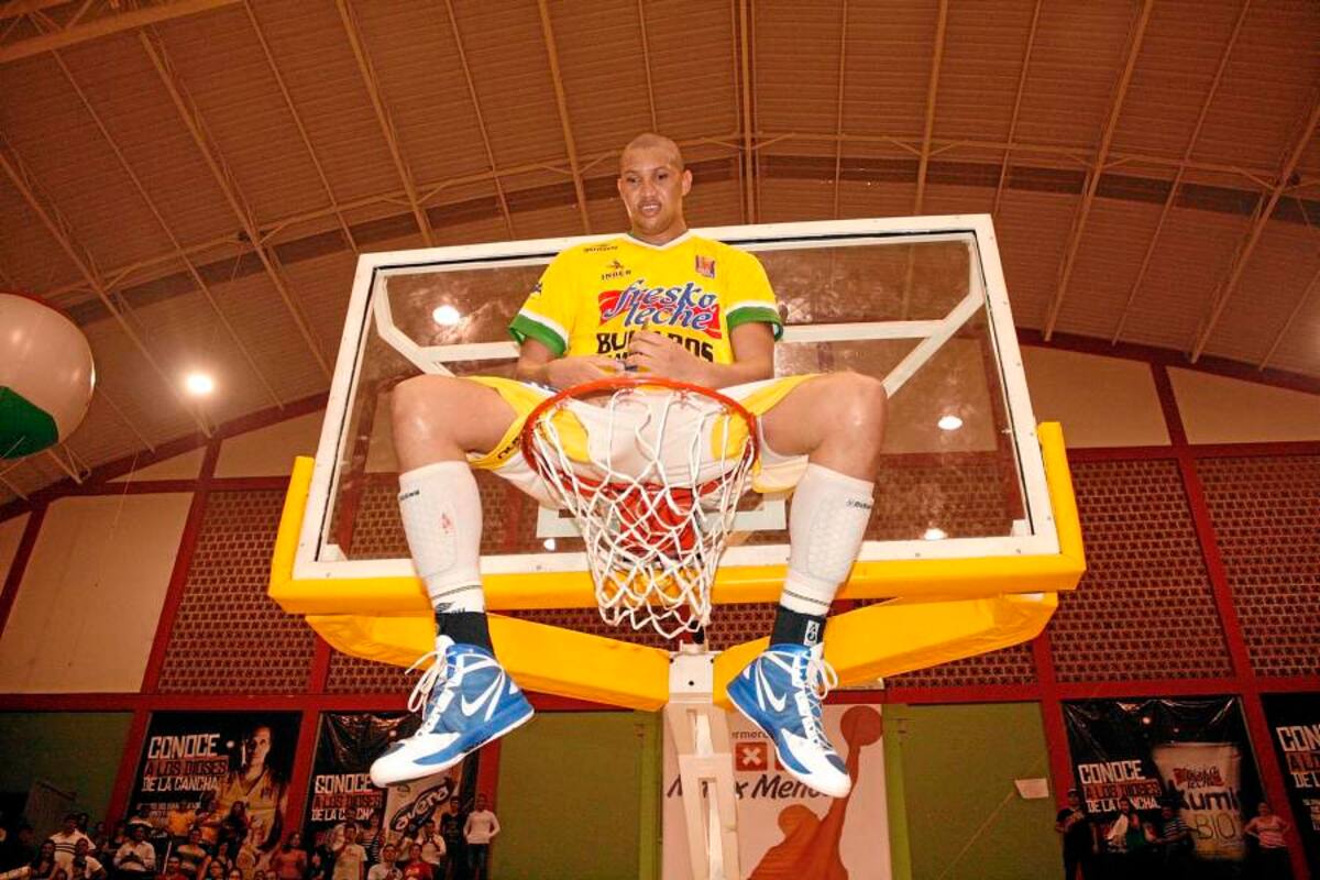 Búkaros hizo respetar su casa y logró el título en la Copa Invitacional de Baloncesto (Foto: Mauricio Betancourt/VanguardiaLiberal)