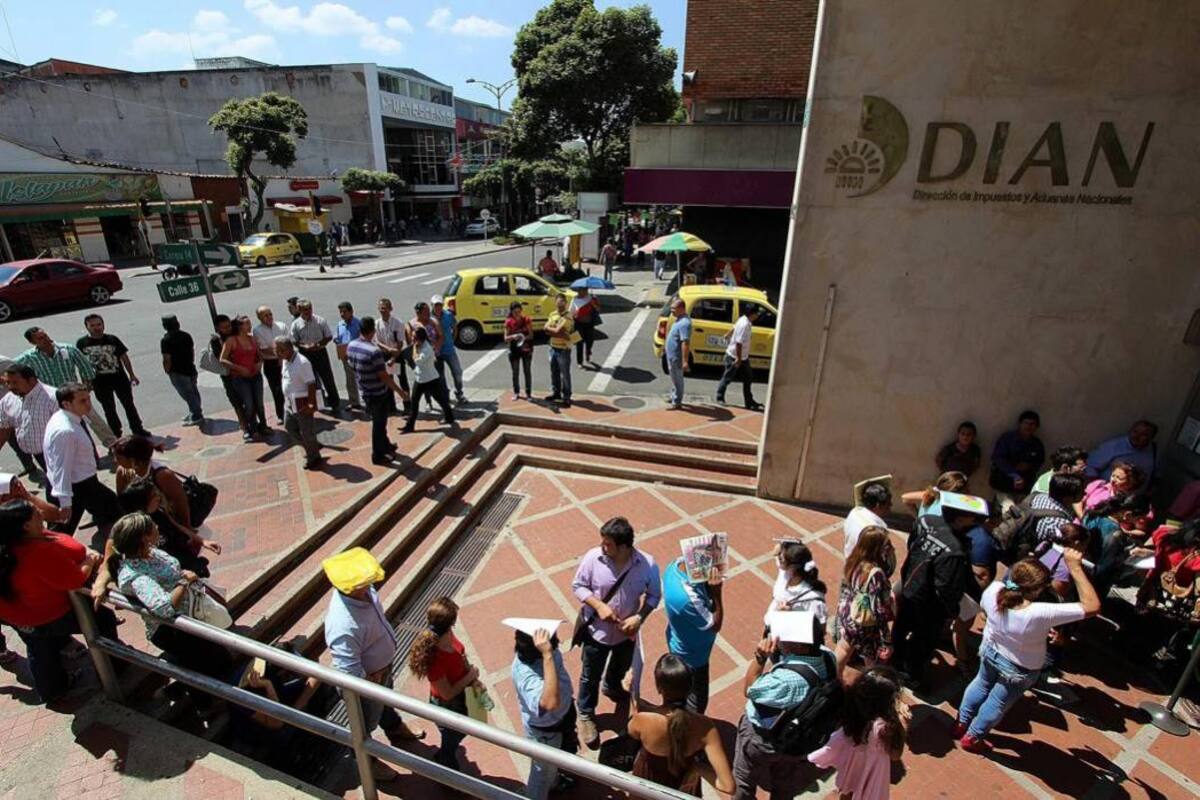 La Dian cuenta con más de 10 mil servidores y contratistas del Estado que deben cerca de $62.000 millones, de los cuales en Santander se concentran $26.000 millones de 589 servidores públicos. (Foto: Archivo/VANGUARDIALIBERAL)