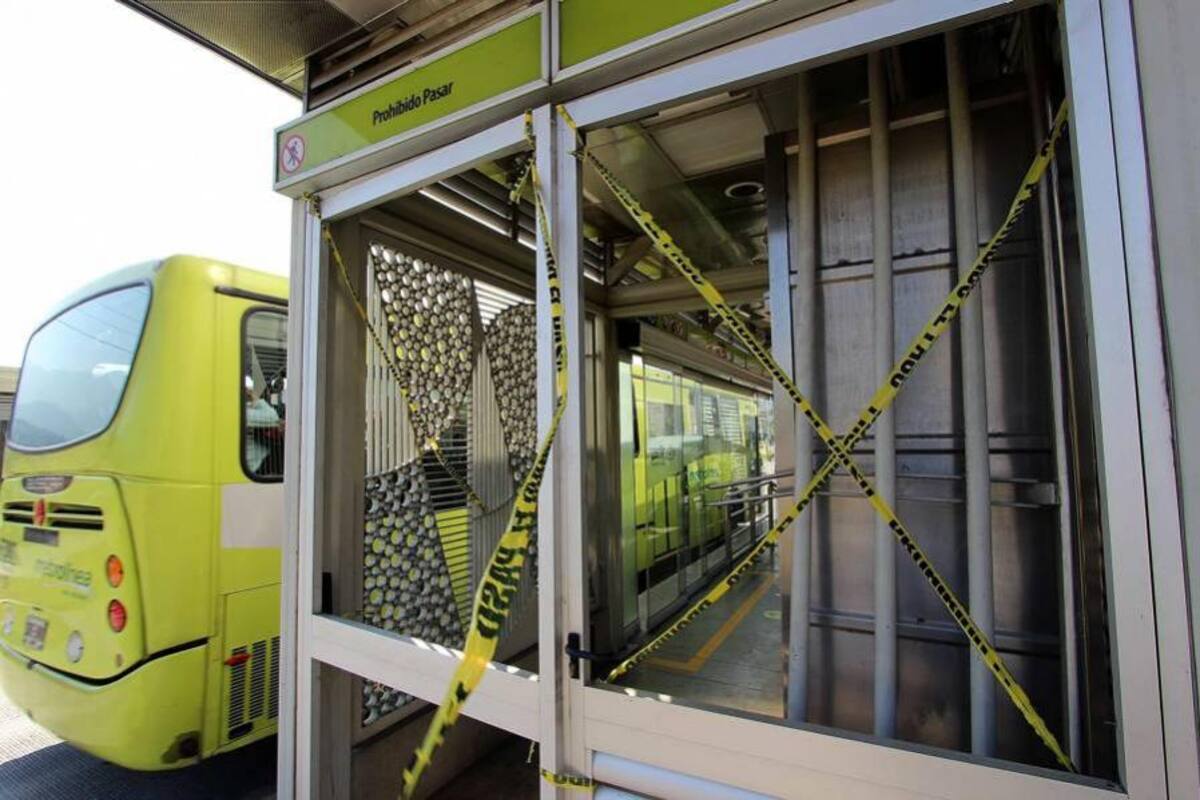 Por actos vandálicos, cuatro estaciones de Metrolínea están sin puertas (Foto: Archivo/VANGUARDIA LIBERAL)