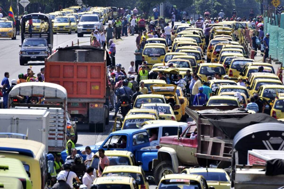 Suspenden reunión con taxistas en la Alcaldía de Floridablanca (Foto: Laura Herrera / VANGUARDIA LIBERAL)