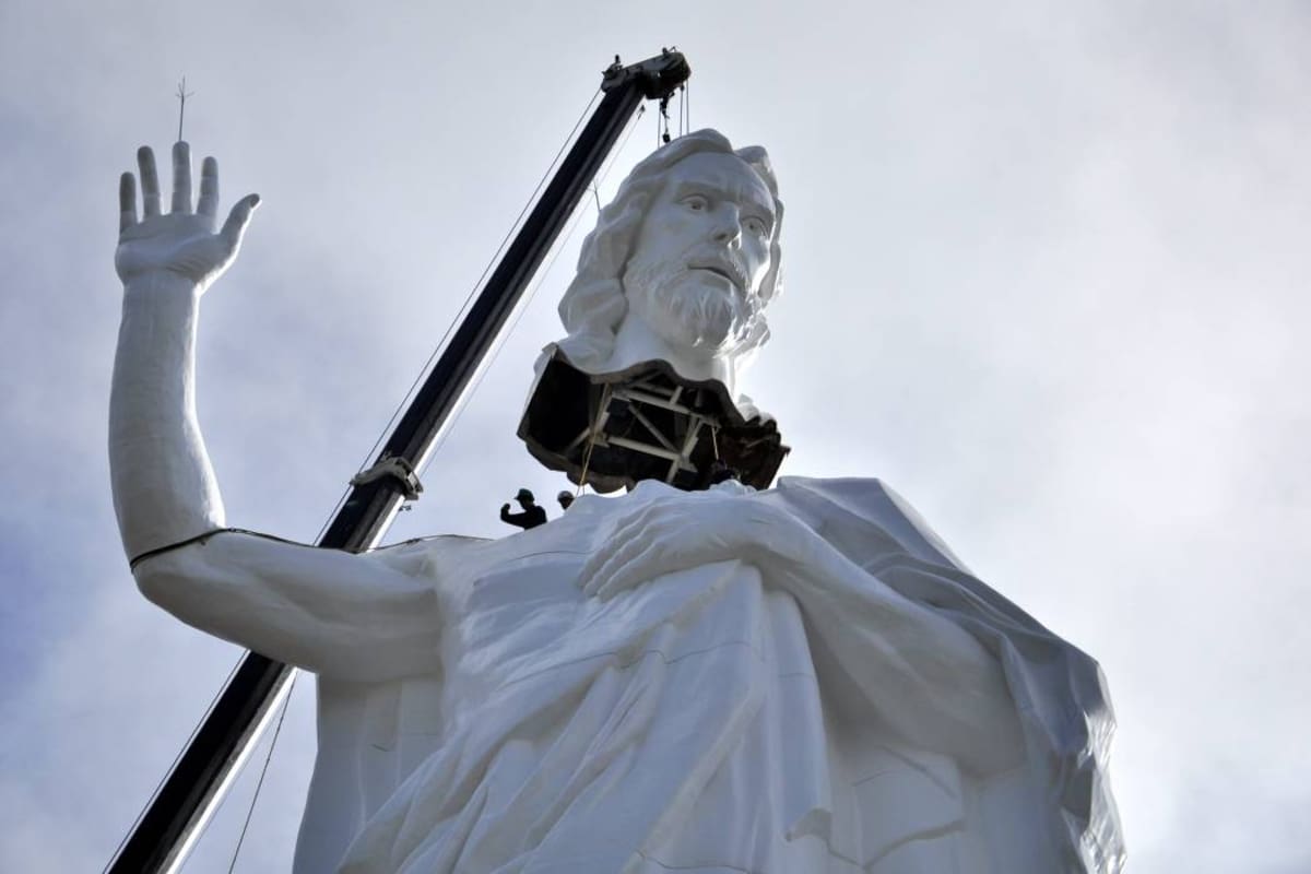 Terminó instalación de monumento del cerro del Santísimo en Floridablanca (Foto: Laura Herrera / VANGUARDIA LIBERAL)