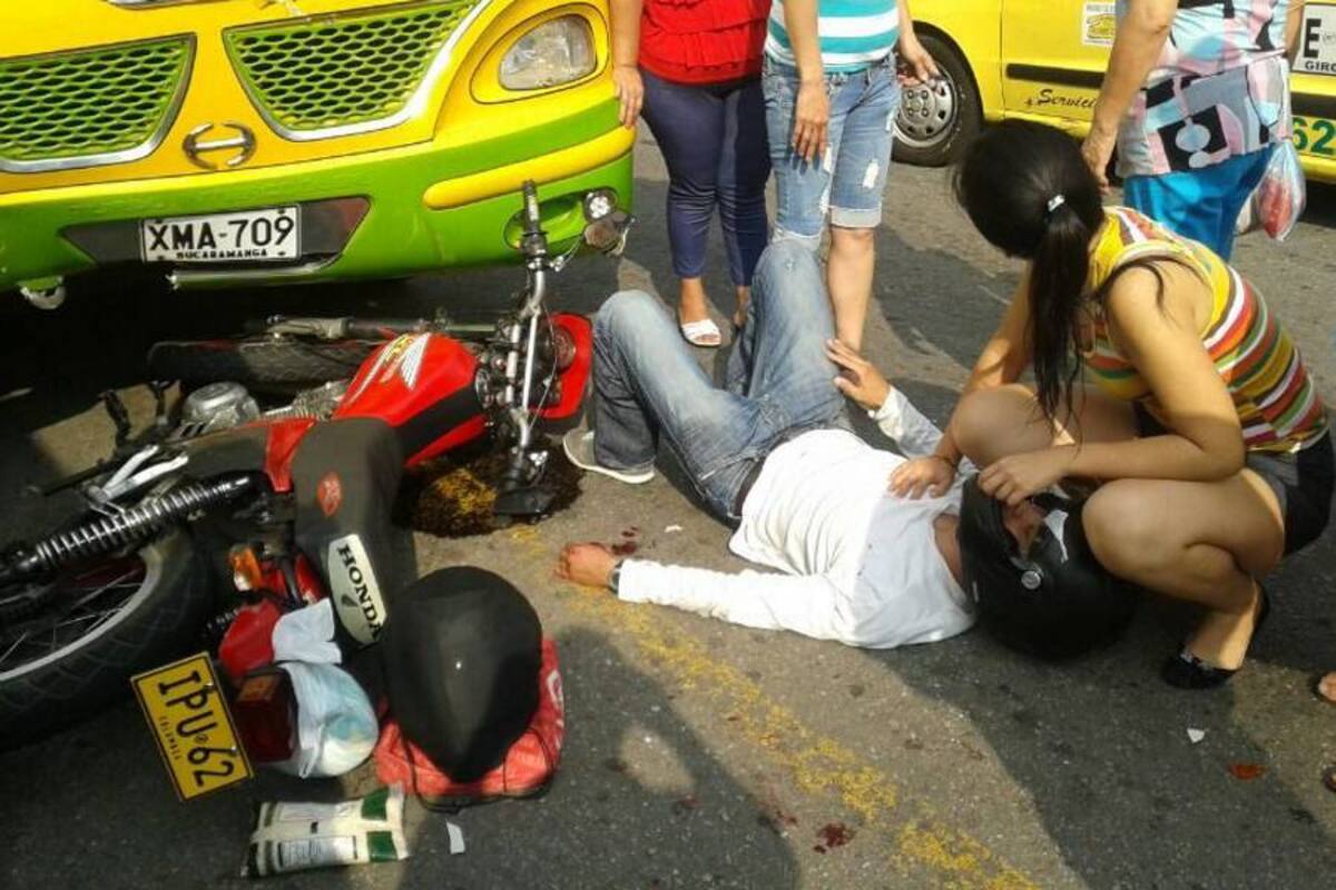 Imprudencia de motociclista generó accidente en Ciudadela (Foto: MILTON VELOSA/VANGUARDIA LIBERAL)