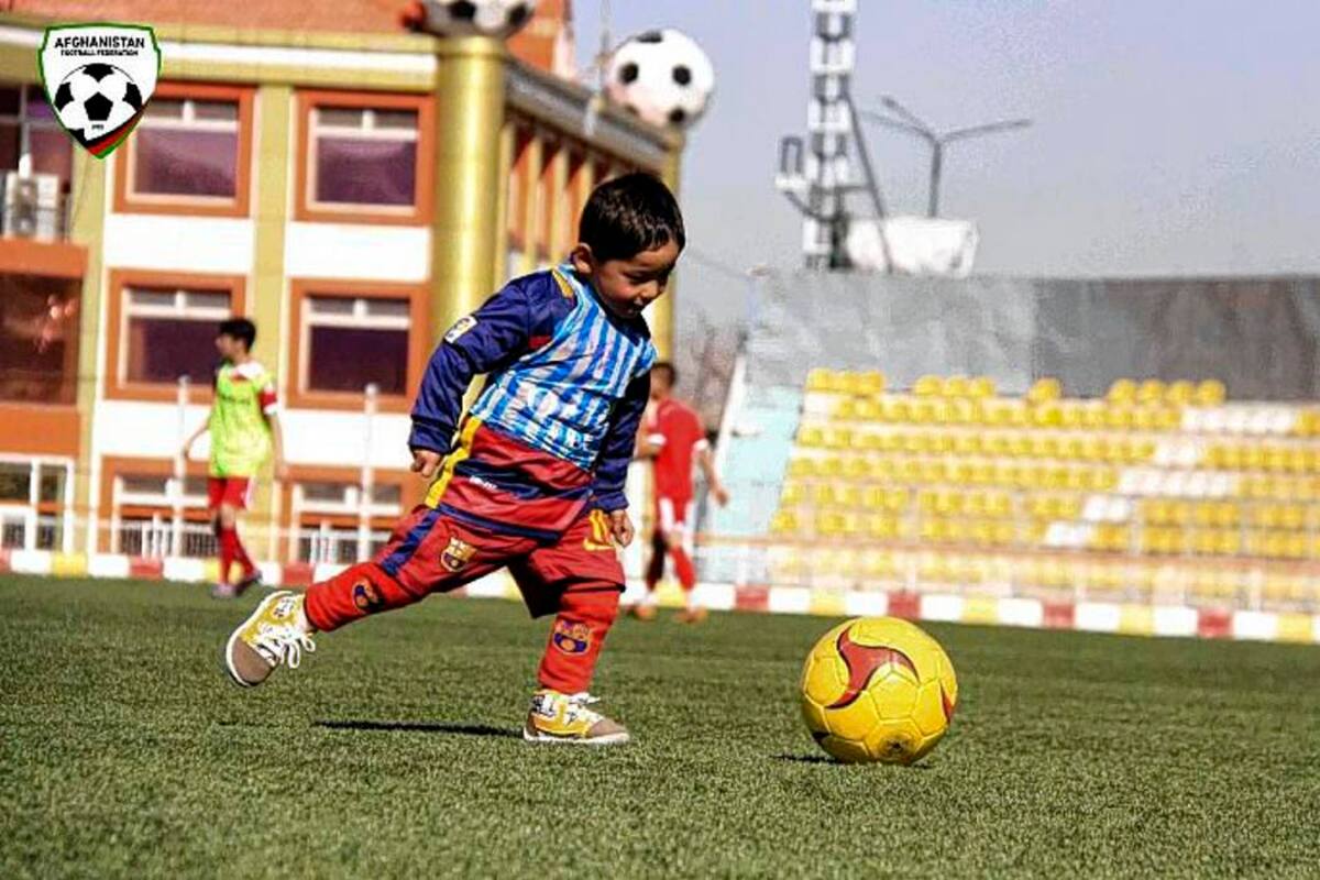 El pequeño "Lionel Messi" afgano cumplió su primer sueño (Foto: Foto tomada de Facebook.com Federación Afgana de Fútbol )
