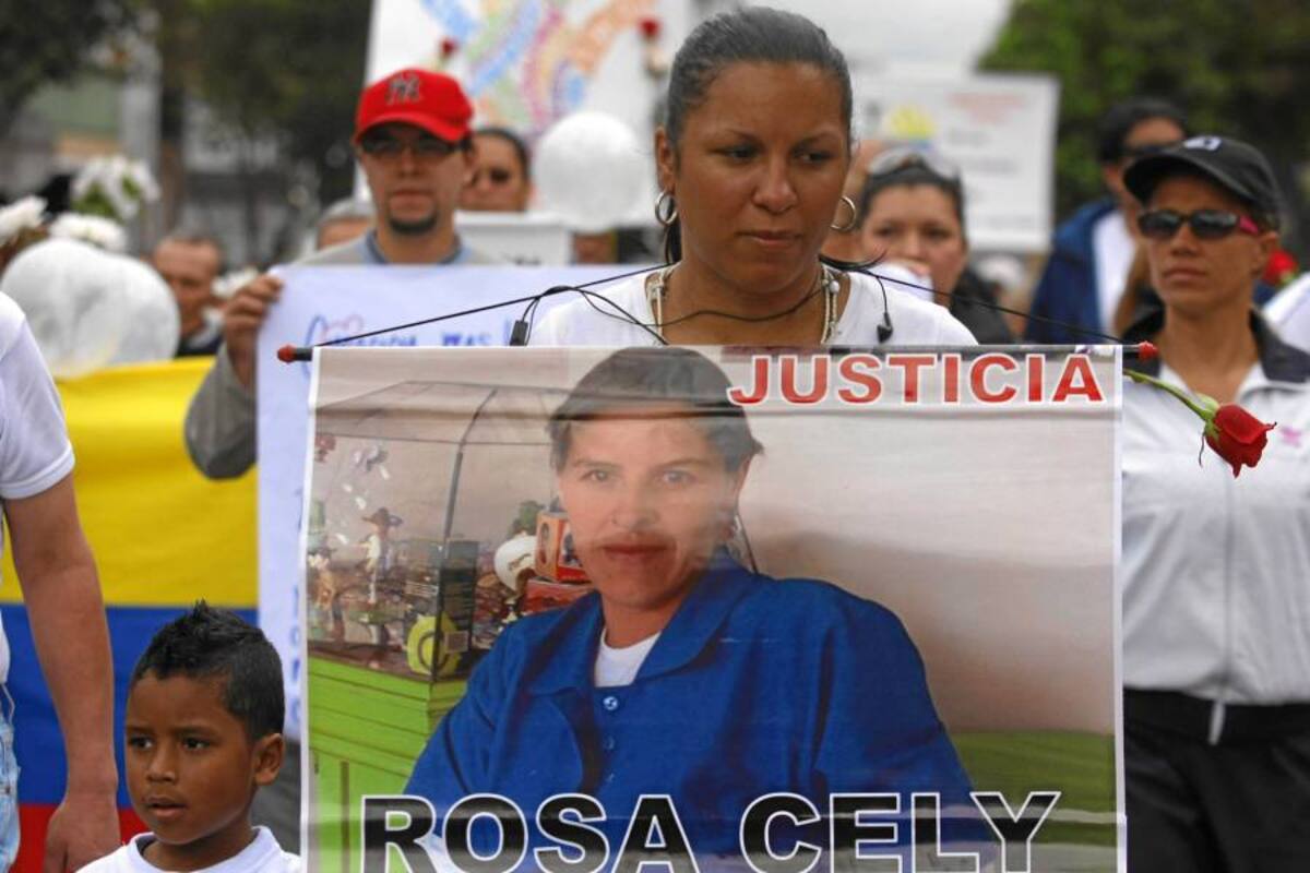 Bumangueses se unieron al duelo nacional por Rosa Elvira Cely (Foto: Colprensa/VANGUARDIA LIBERAL)