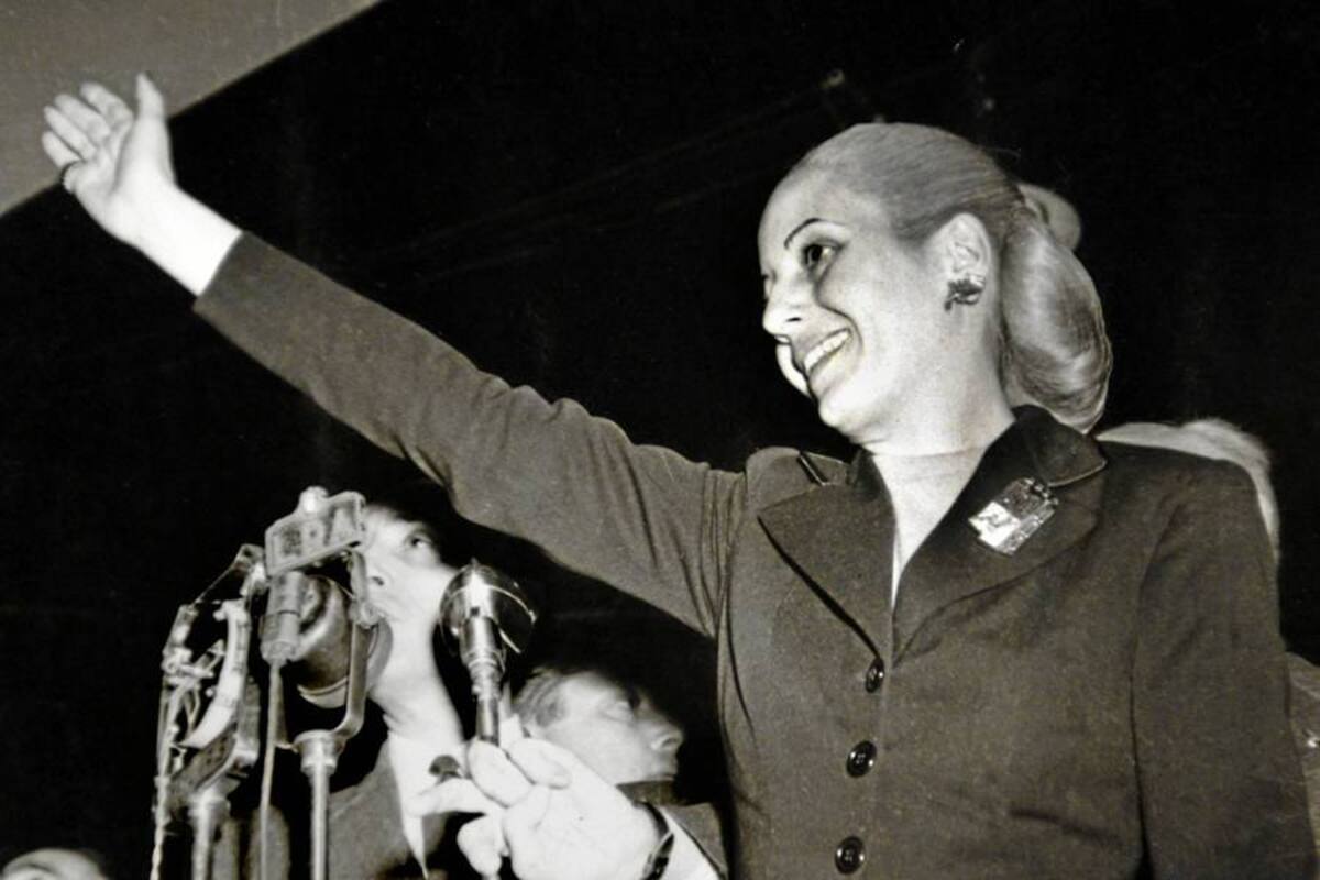 El libro "Féretro de una mujer apasionada" está inspirado y dedicado a la vida de Eva Perón. (Foto: EFE/Vanguardia Liberal)
