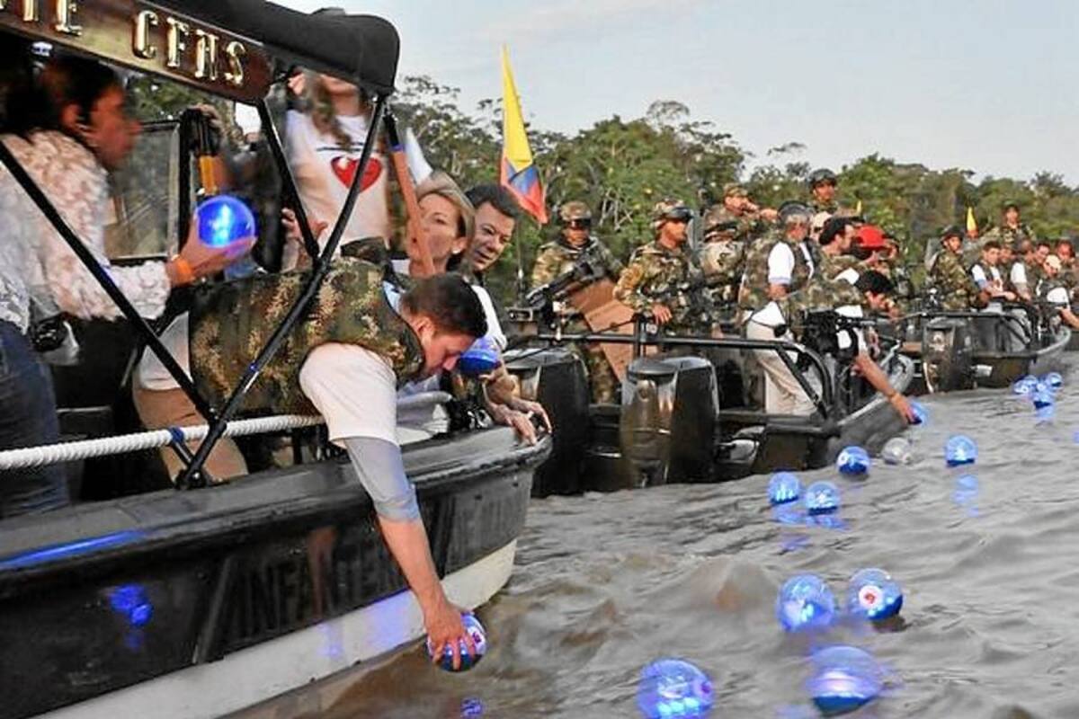 Colombianos lanzan mensajes a ríos que invitan a desmovilización guerrillera (Foto: Tomada de Internet/ VANGUARDIA LIBERAL)