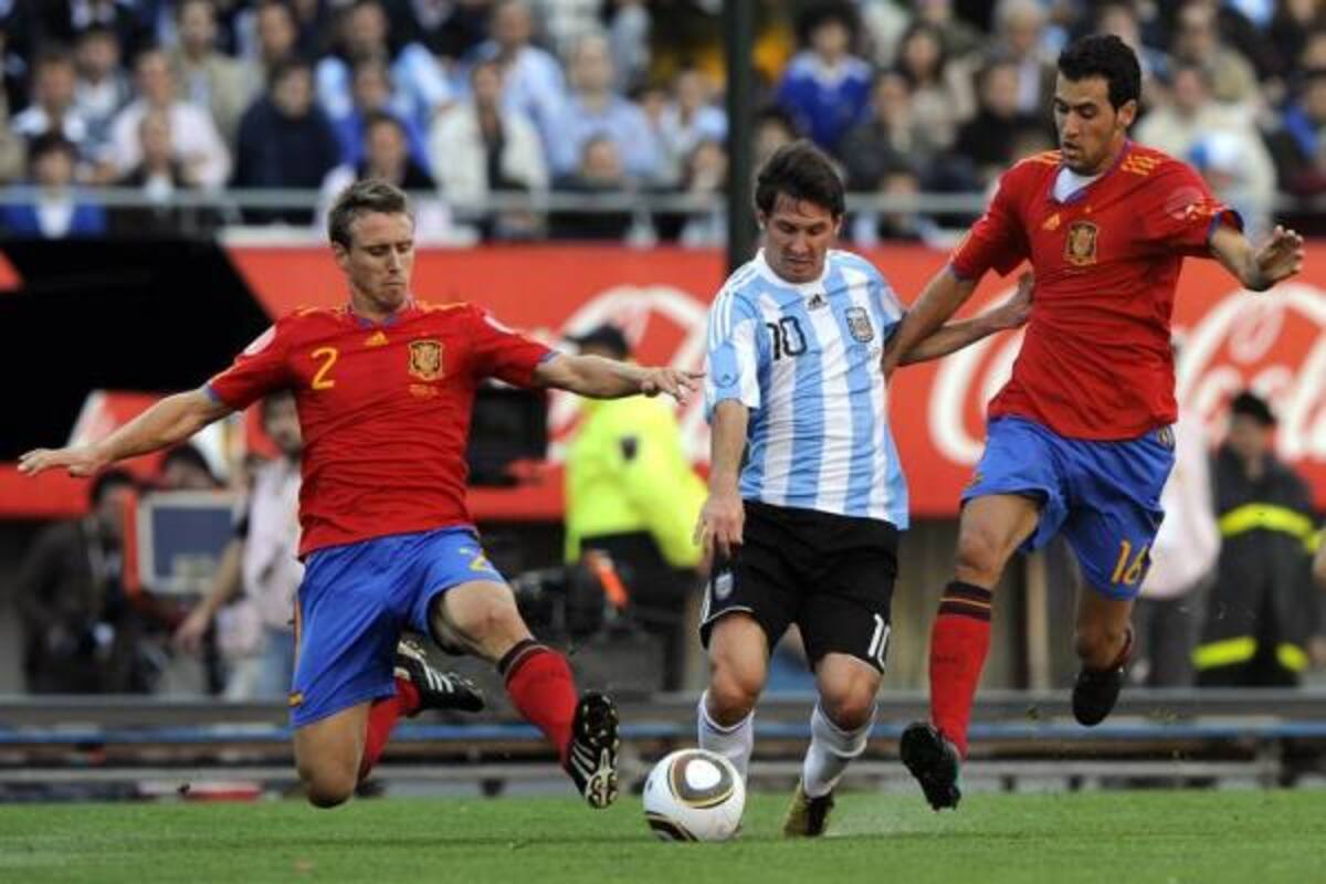 Lionel Messi tuvo una destacada actuación en la victoria de Argentina sobre la actual campeona del mundo, España.(Foto: AFP / VANGUARDIA LIBERAL)