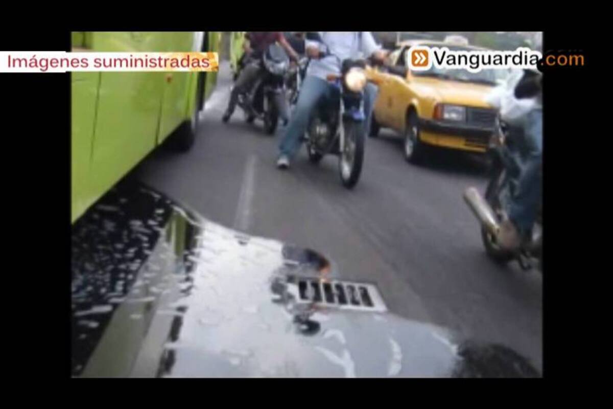 Rejilla rompió tanque de combustible de un bus de Metrolínea