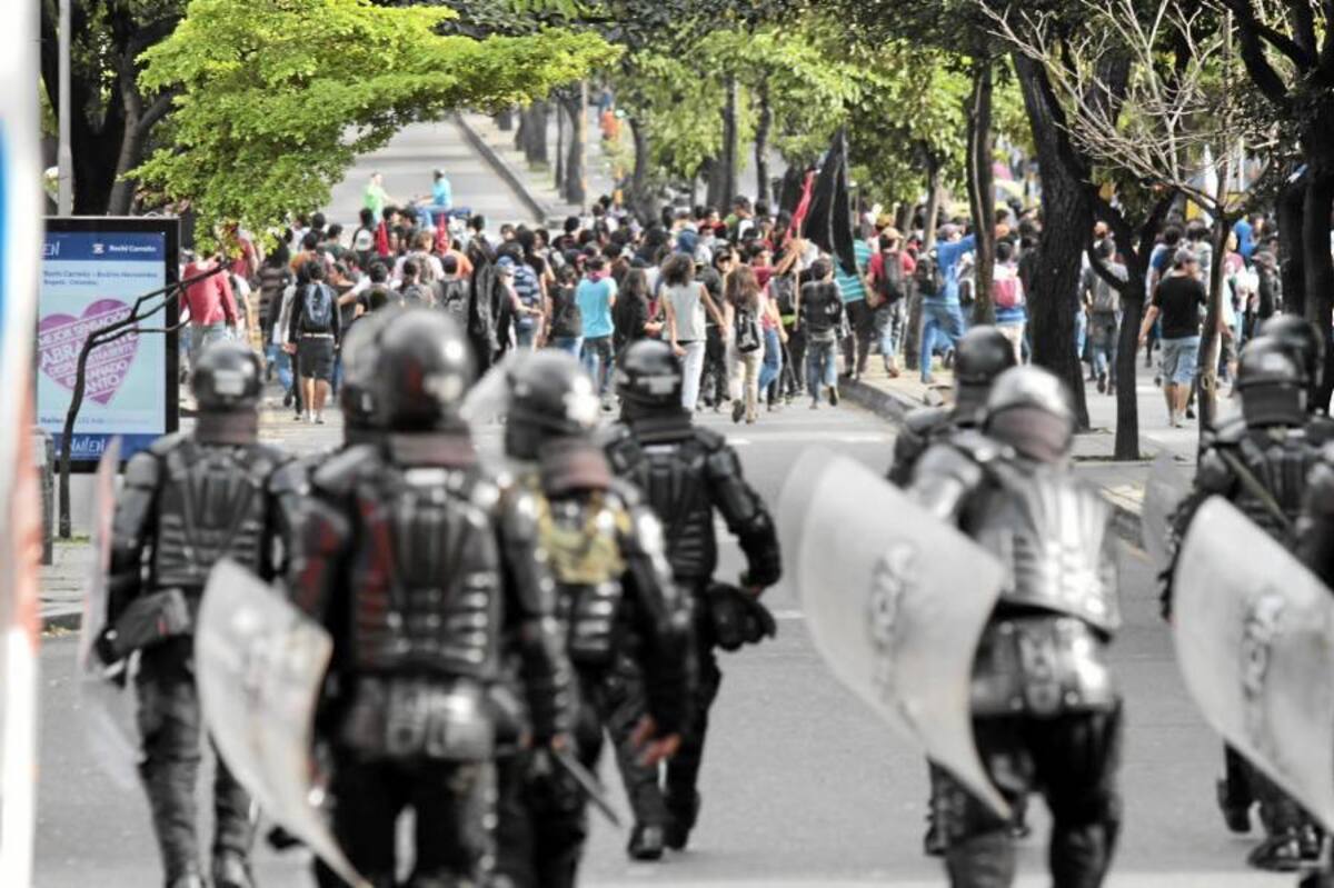 Finalizó protesta contra Metrolínea con 23 detenidos y múltiples daños por disturbios (Foto: Javier Gutiérrez/VANGUARDIA LIBERAL)