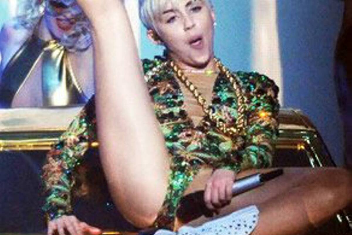 Miley Cyrus pone a “cantar” a su vagina durante un concierto (Foto: TOMADO DE INTERNET/VANGUARDIA LIBERAL)