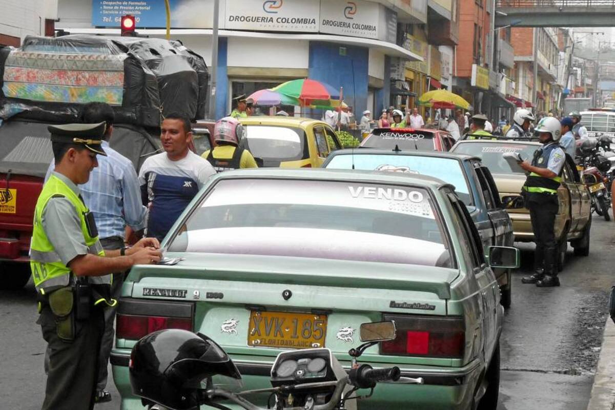 A partir de este viernes 70 policías reforzarán la movilidad en Bucaramanga (Foto: Archivo/VANGUARDIA LIBERAL)