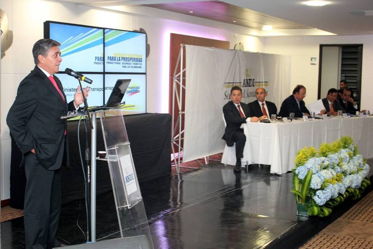 Para lograr este propósito el Gobierno Nacional tiene previsto incentivar la construcción de corredores articulados completos como el caso de la doble calzada Bogotá-Buenaventura. (Foto: Colprensa/VANGUARDIA LIBERAL)