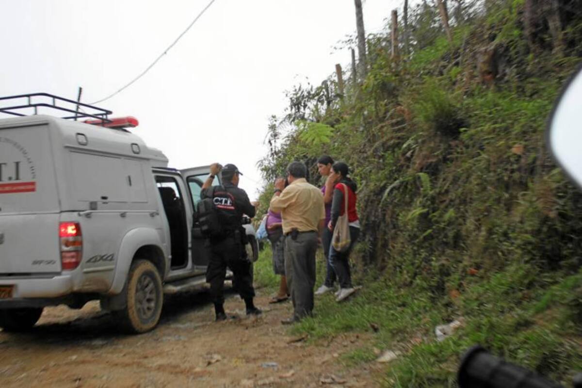 Hallan el cadáver de una mujer en zona rural de Piedecuesta (Foto: Nelson Díaz/ VANGUARDIA LIBERAL)