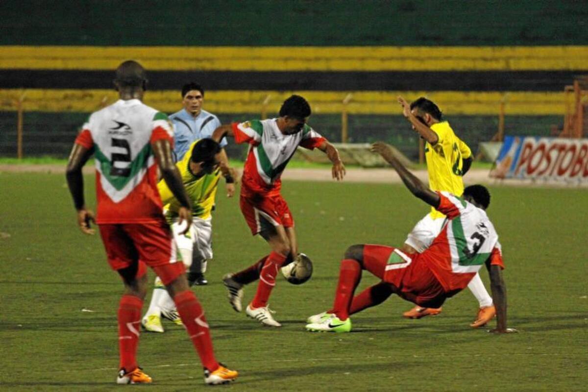 Atlético Bucaramanga perdió 0 -2 ante Sucre en el ‘Alfonso López’ (Foto: Nelson Díaz/VanguardiaLiberal)