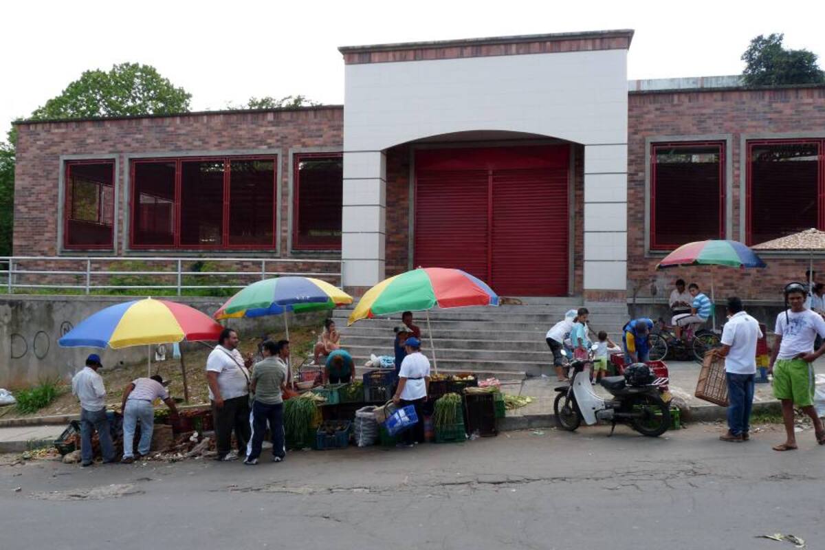 Líder del barrio Kennedy denuncia atrasos en obras de la plaza de mercado (Foto: Archivo/VANGUARDIA LIBERAL)