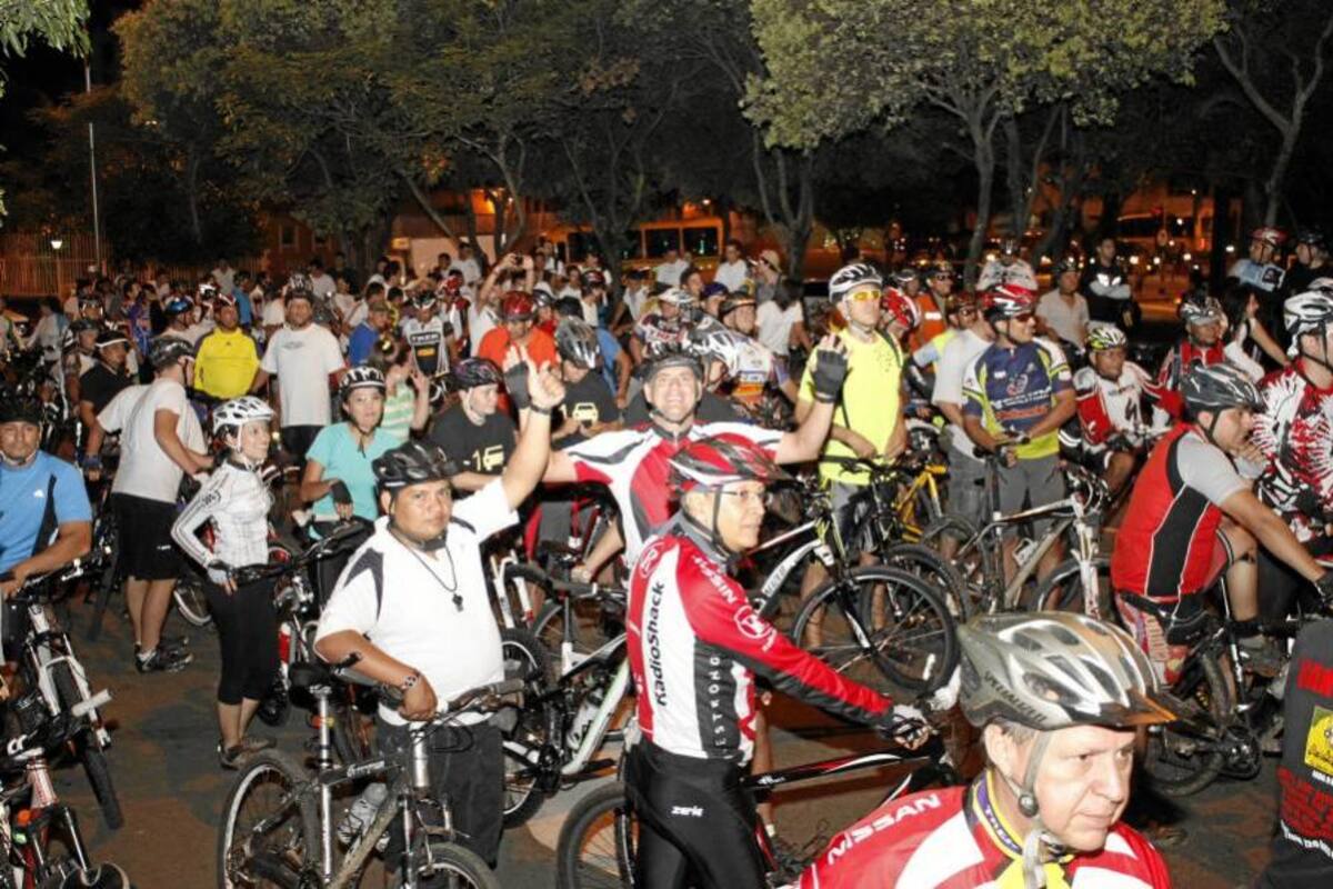 Alrededor de 1.500 personas participaron en el segundo ciclopaseo en Bucaramanga (Foto: Nelson Diaz/VANGUARDIA LIBERAL)