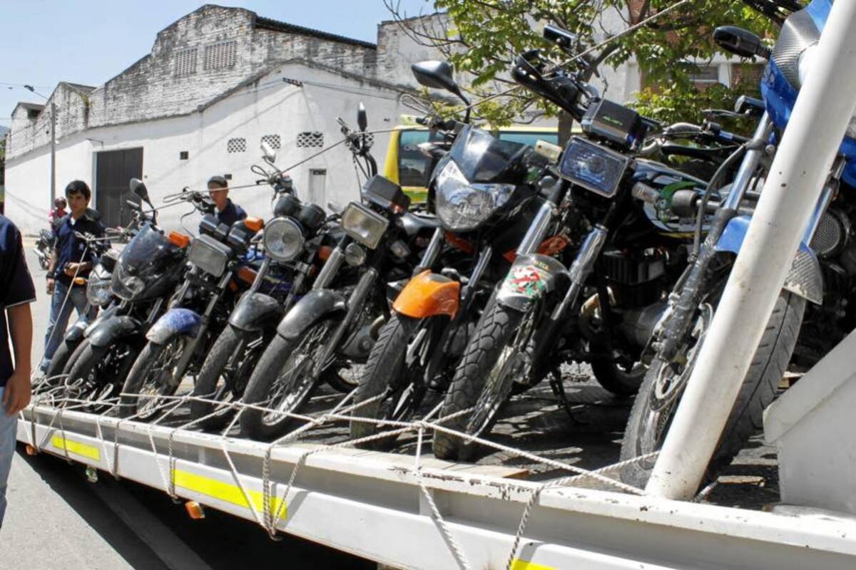 Inmovilizados 55 vehículos en el Centro de Bucaramanga por invadir el espacio público (Foto: Archivo/VANGUARDIA LIBERAL)