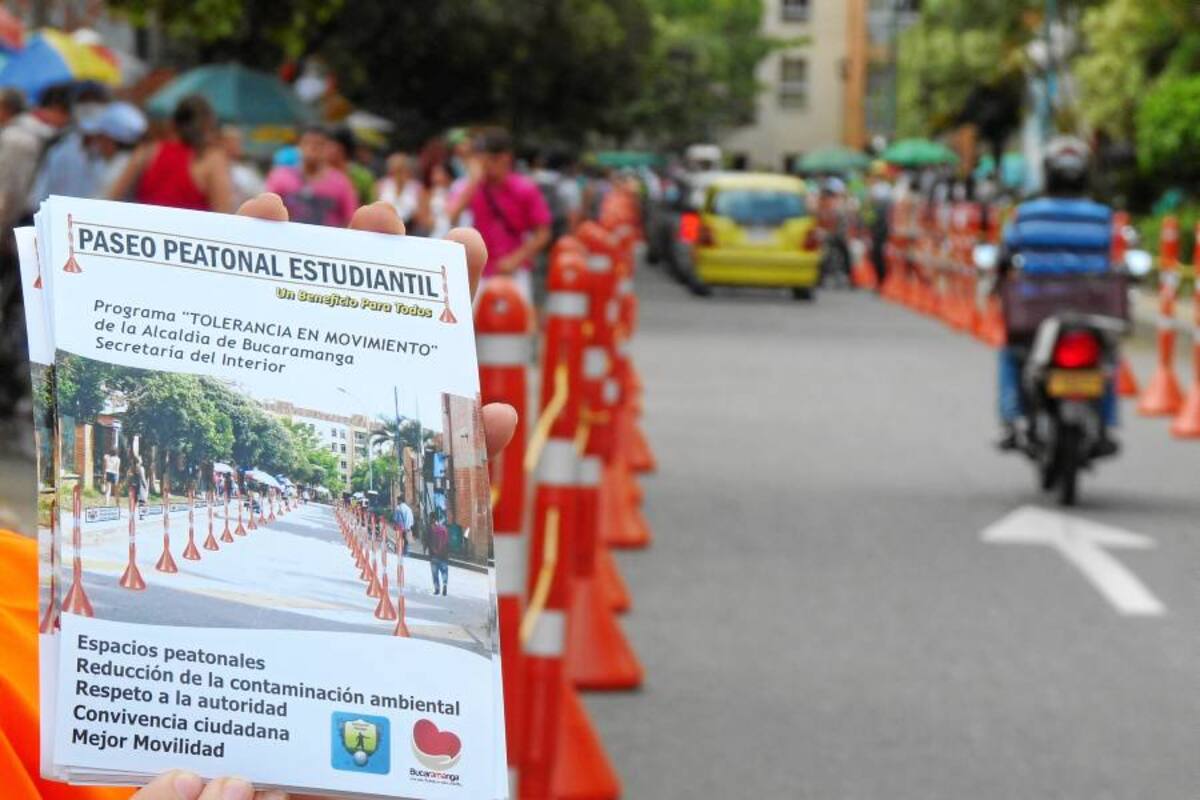 Ahora habrá menos carros y más peatones en la Calle de los Estudiantes (Foto: Nelson Díaz/ VANGUARDIA LIBERAL)