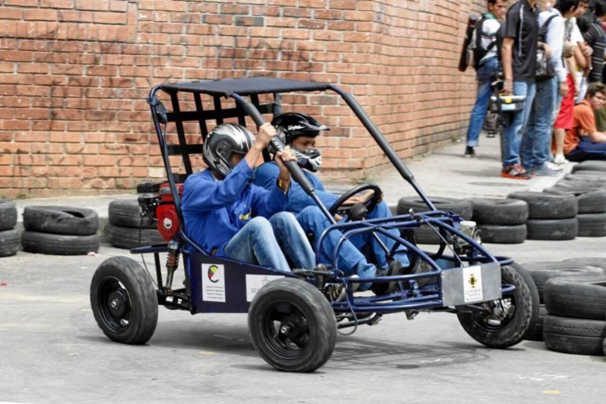 Rugieron los motores en la Calle de los Estudiantes de Bucaramanga (Foto: Archivo/VANGUARDIA LIBERAL)