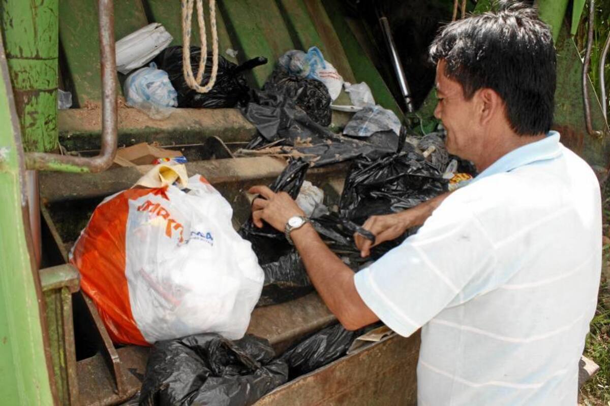 Comerciante extravió $700 mil luego de ‘guardarlos’ en la basura (Foto: Nelson Díaz/ VANGUARDIA LIBERAL)