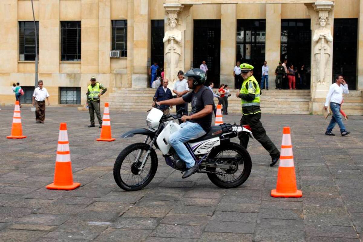 Capacitación para los motociclistas en Bucaramanga (Foto: Nelson Díaz/VANGUARDIA LIBERAL)