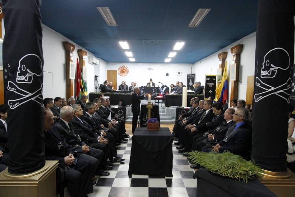 Siete logias existen en Bucaramanga. Políticos, empresarios, educadores y profesionales de distintas áreas hacen parte de esta sociedad. (Foto: Nelson Díaz/ VANGUARDIA LIBERAL)