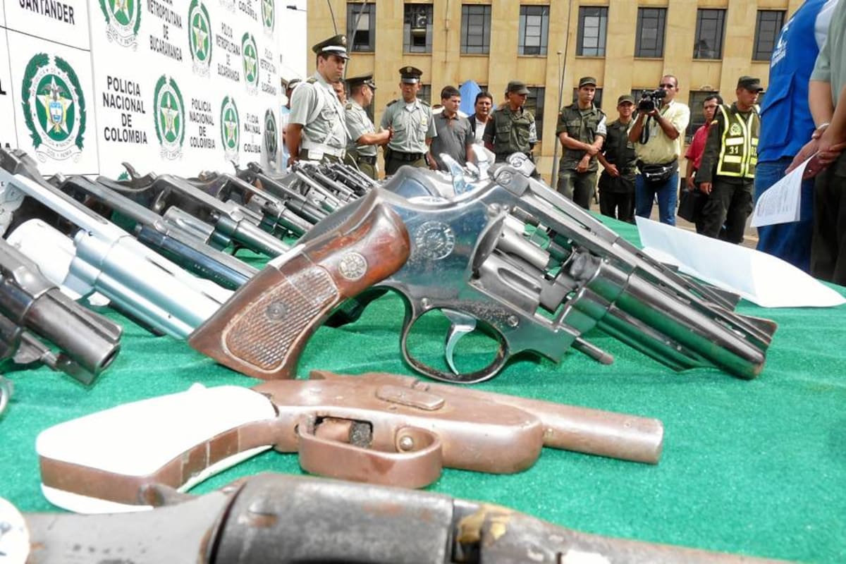 Senadores del Polo y el Gobierno podrían unificar proyecto que restringe porte de armas (Foto: Archivo/VANGUARDIA LIBERAL)