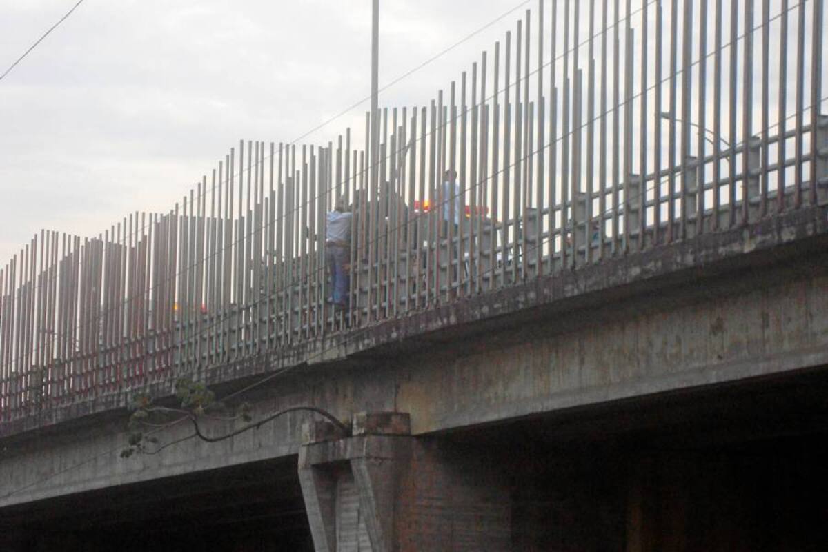 Muere hombre que se lanzó del viaducto García Cadena (Foto: Archivo/VANGUARDIA LIBERAL)