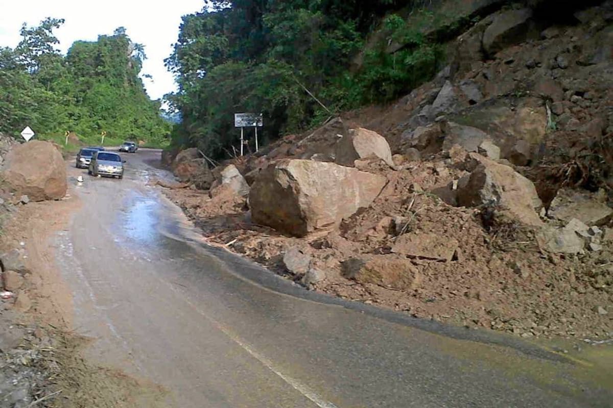 A las 2:00 p.m. cerrarán la vía Bucaramanga-Barrancabermeja para retirar rocas