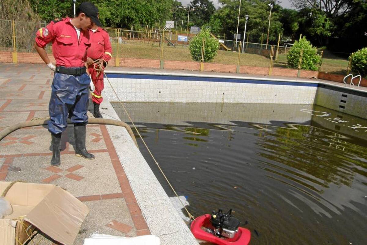 La capa de moho se formó tras dos años de abandono del escenario deportivo. (Foto: Sully Catherine Santos H./VANGUARDIA LIBERAL )
