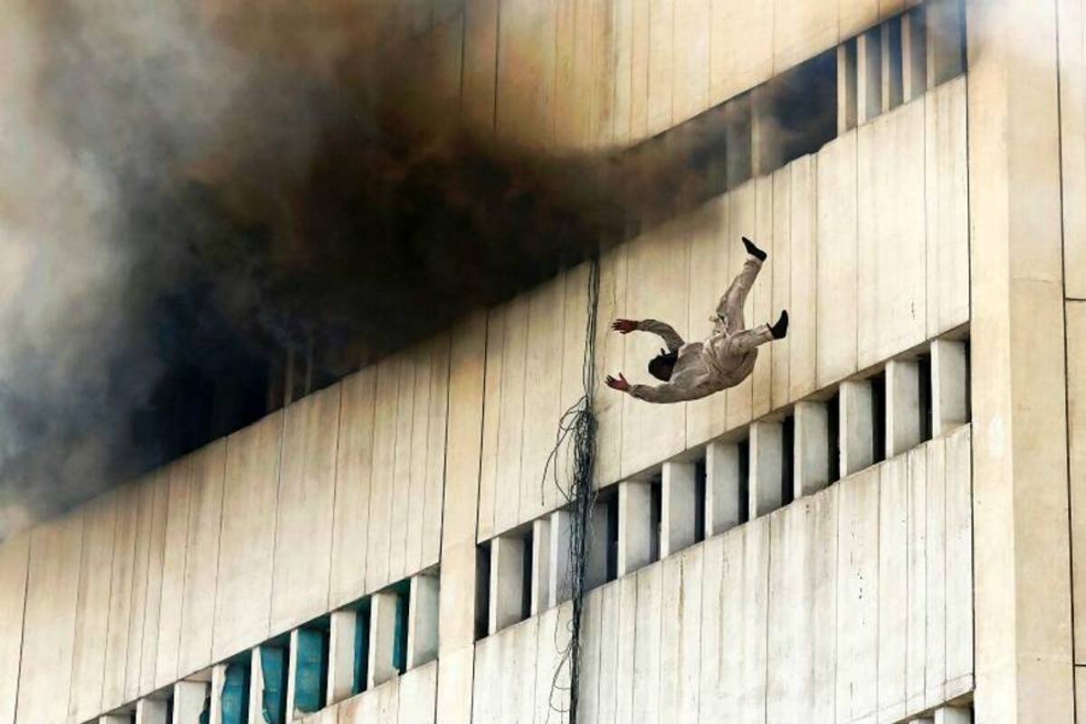 Video registró muerte de dos personas al saltar de un edificio en llamas (Foto: EFE / VANGUARDIA LIBERAL)