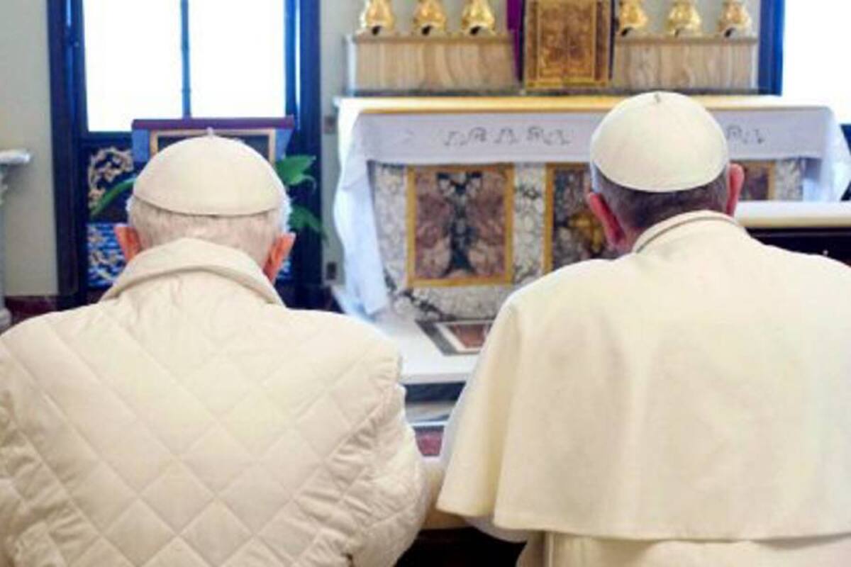Abrazo histórico entre dos papas, Francisco y Benedicto XVI (Foto: Tomada de Internet/ VANGUARDIA LIBERAL)