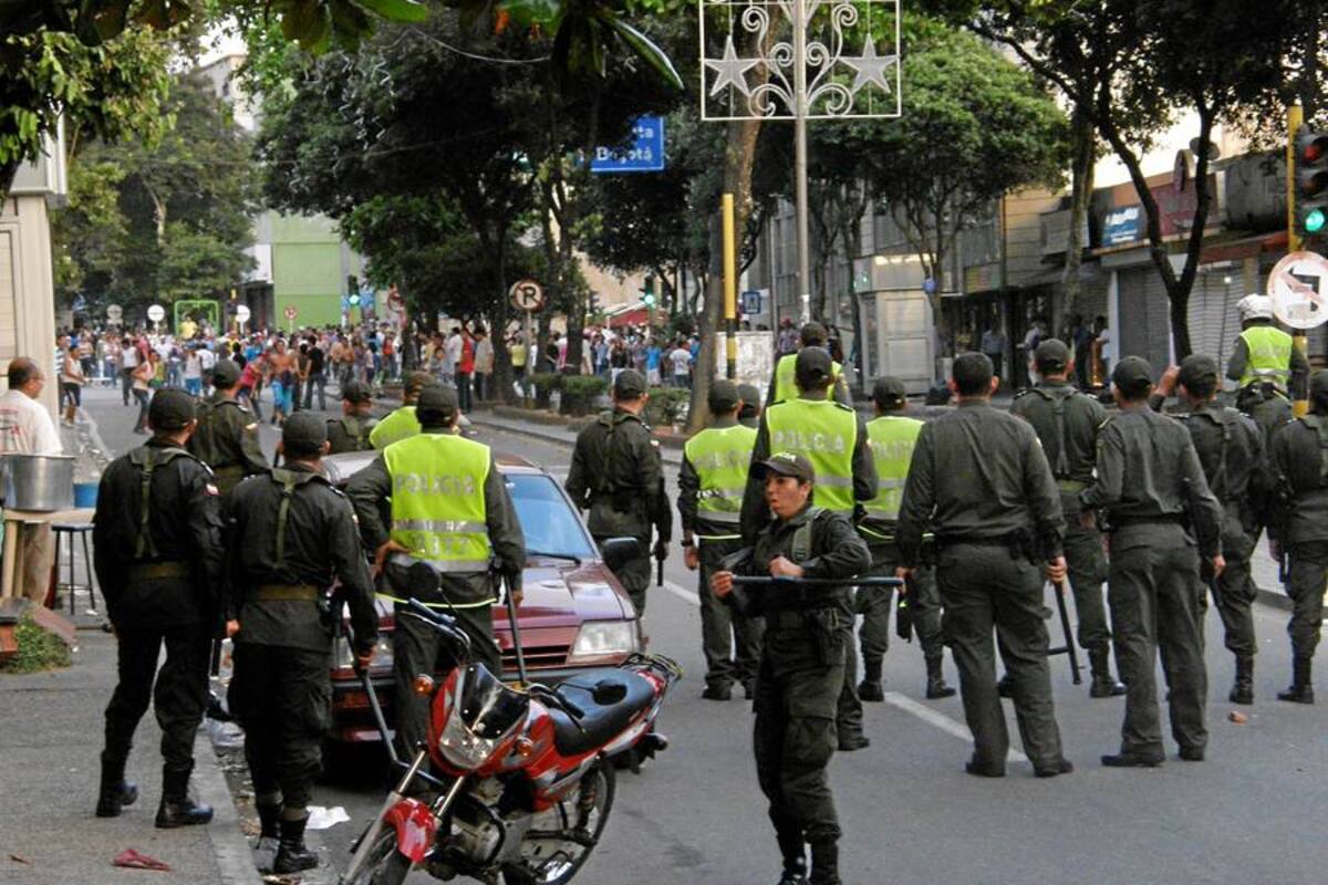 Vendedores informales protagonizan disturbios en el centro de Bucaramanga (Foto: Javier Gutiérrez / VANGUARDIA LIBERAL)