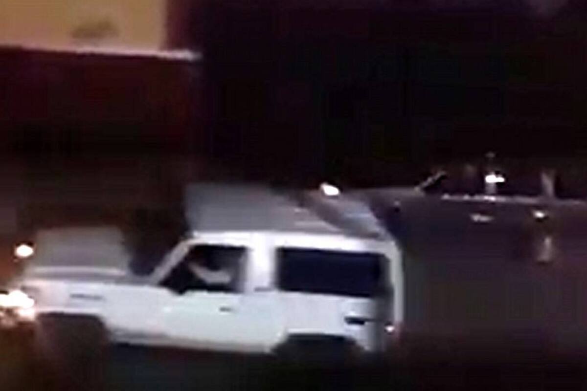 Carro choca contra una panadería tras ‘piques’ en Vélez (Foto: Suministrada/VANGUARDIA LIBERAL)