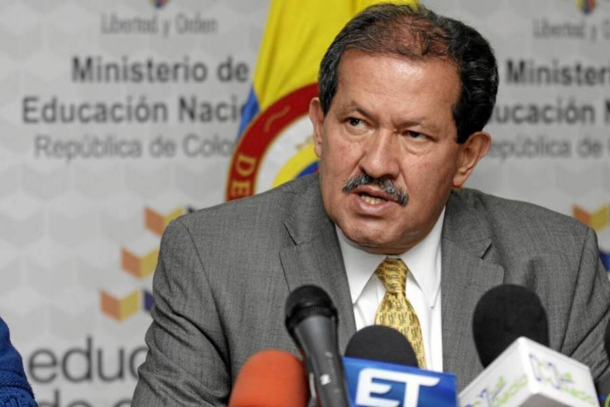 "Agradecería que me pidieran la renuncia": Angelino Garzón (Foto: Archivo/VANGUARDIA LIBERAL)