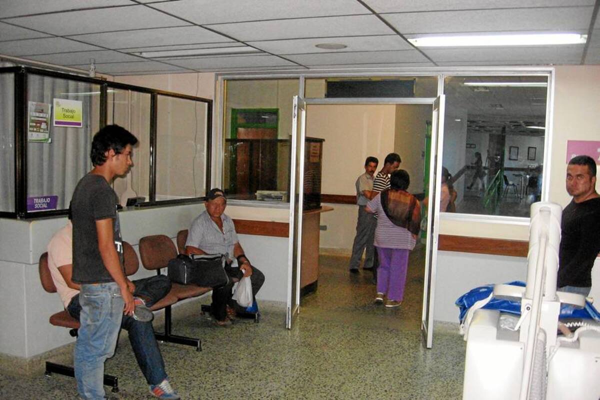 La ESE Hospital Regional Manuela Beltrán produce y factura por mes $2.000 millones en promedio, tiempo en el cual su gasto es de alrededor de $1.400 millones. (Foto: Nancy Gómez/VANGUARDIA LIBERAL )