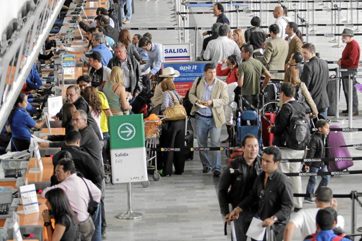 Habrían 200 controladores de la FAC listos para reemplazar a los civiles (Foto: Colprensa/VANGUARDIA LIBERAL)