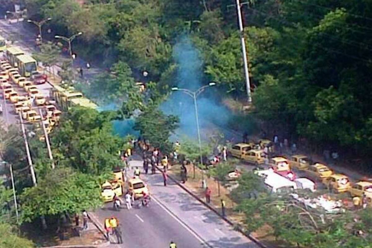 Taxistas colapsaron servicio de Metrolínea en Bucaramanga (Foto: Suministrada Swami Castro/ VANGUARDIA LIBERAL)