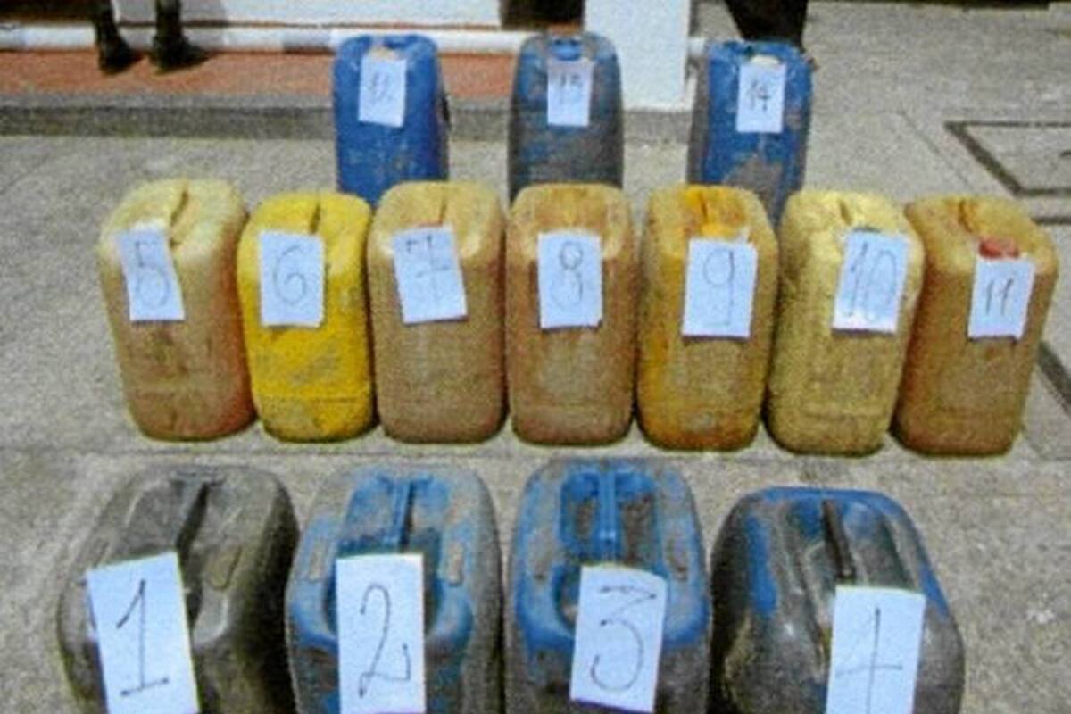 Ejercito incautó 70 galones de gasolina y recuperó un vehículo (Foto: Suministrada/VANGUARDIA LIBERAL)