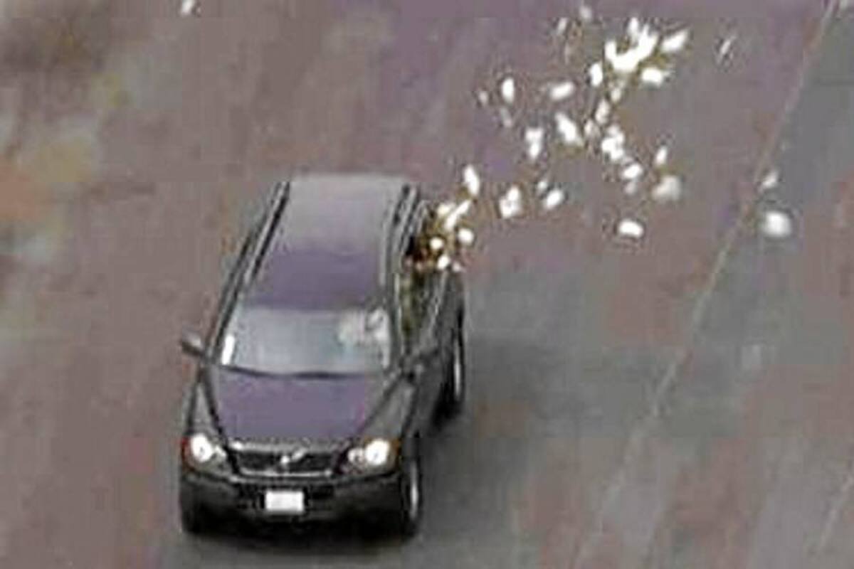 Robaron un banco y huyeron tirando el dinero (Foto: Tomado de Internet/VANGUARDIA LIBERAL)