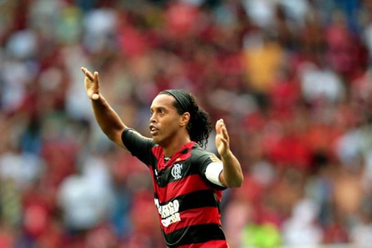 Ronaldinho marcó el gol con el que el Flamengo festejó su primer título desde la llegada del astro carioca.(Foto: EFE / VANGUARDIA LIBERAL)
