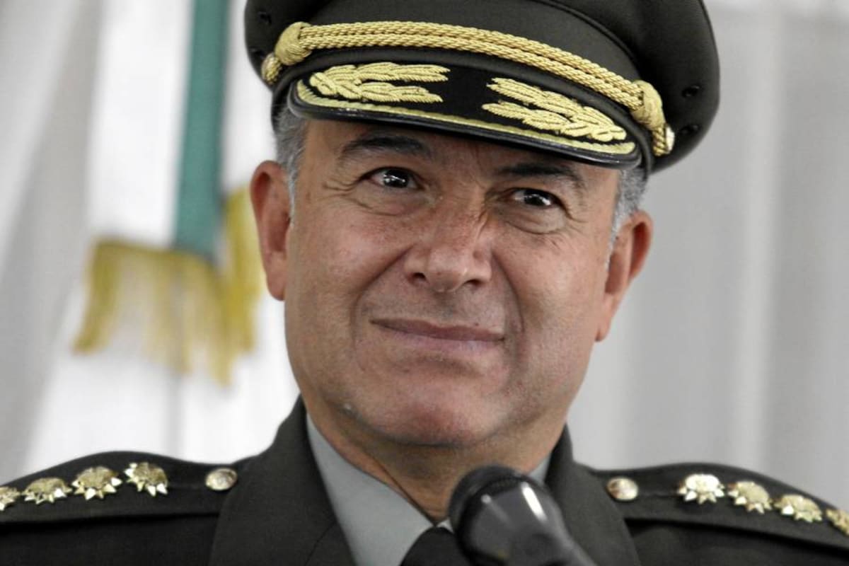 El último día del general Naranjo en la Policía (Foto: Archivo/VANGUARDIA LIBERAL)